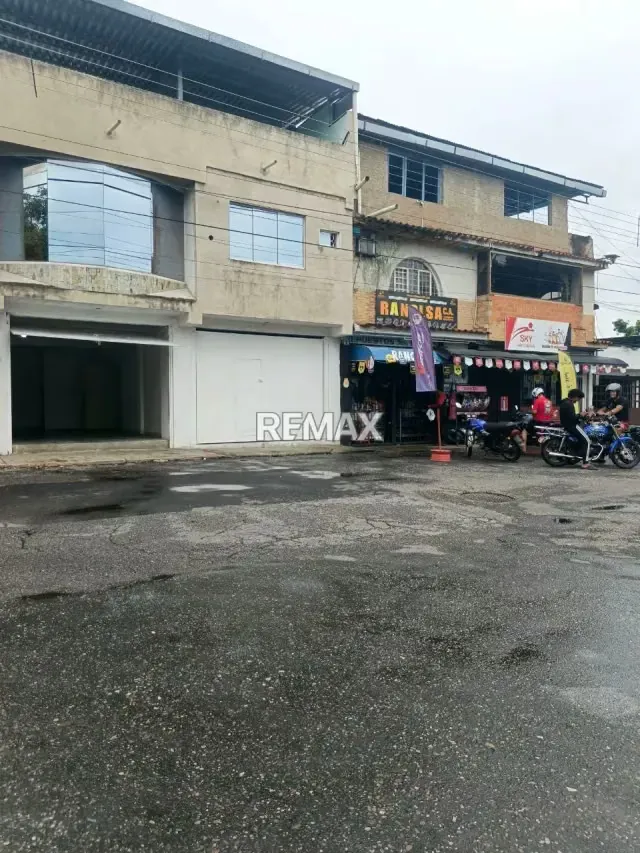 Se alquila Local en Av. 15 de Piñonal Maracay - 2