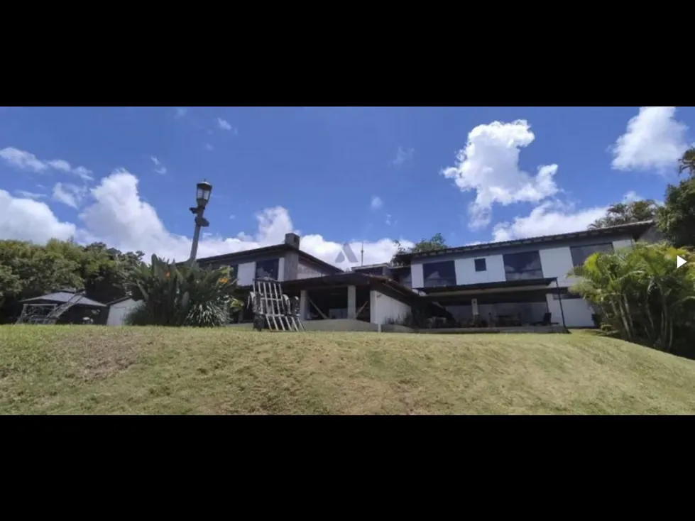 Vendo casa 660m2 La Lagunita 3560