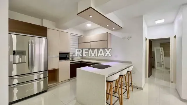 En Alquiler Acogedor Apartamento Paramillo Suite & Plaza La Castellana - 10