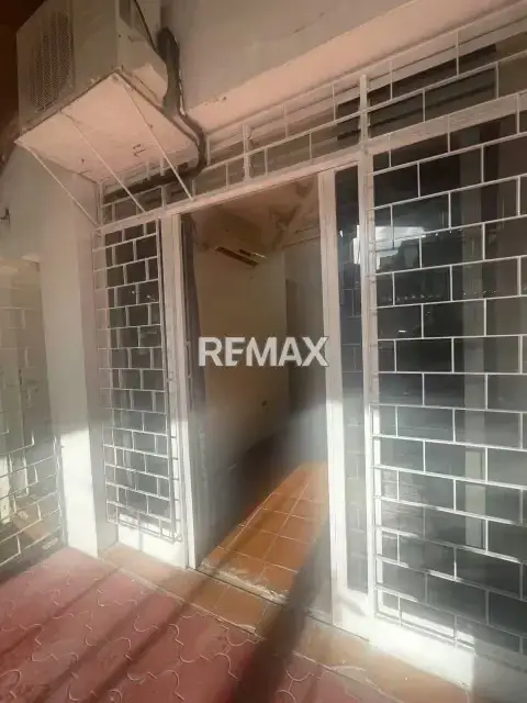 LOCAL EN ALQUILER 100 MTRS URB. CERRADA EN EL MARQUEZ