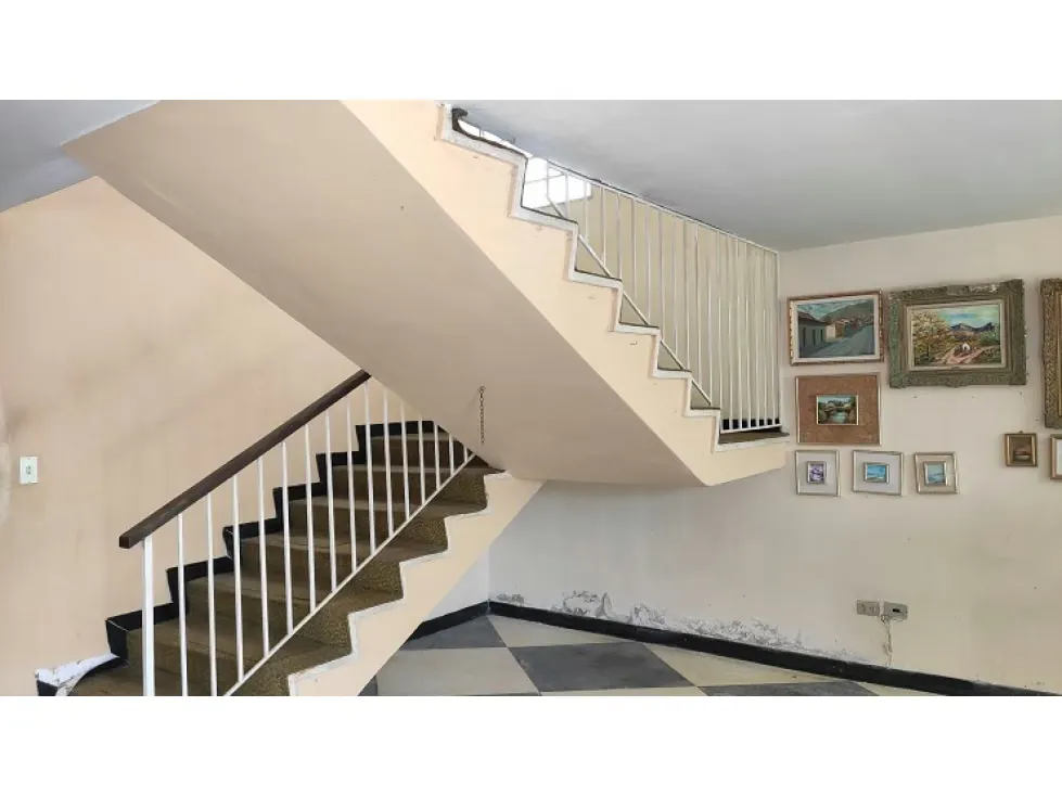 VENTA CASA SAN ANTONIO de Los Altos 387m2 6h/3b/4p - 9