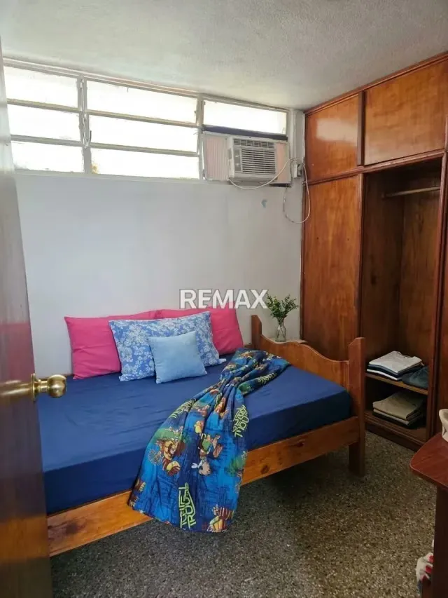En venta apartamento de Oportunidad en Av Bolívar Res Kerdel - 6