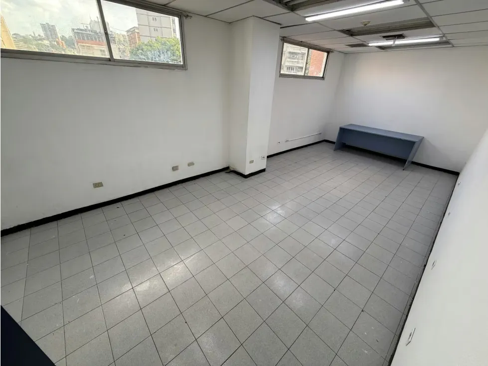 Se alquila local comercial 150m2 Bello Monte 4241 - 8