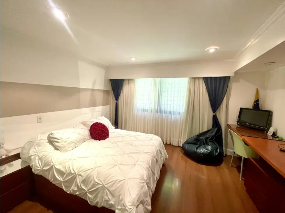 Se vende apartamento 310m2 Sebucan 0941 - 22