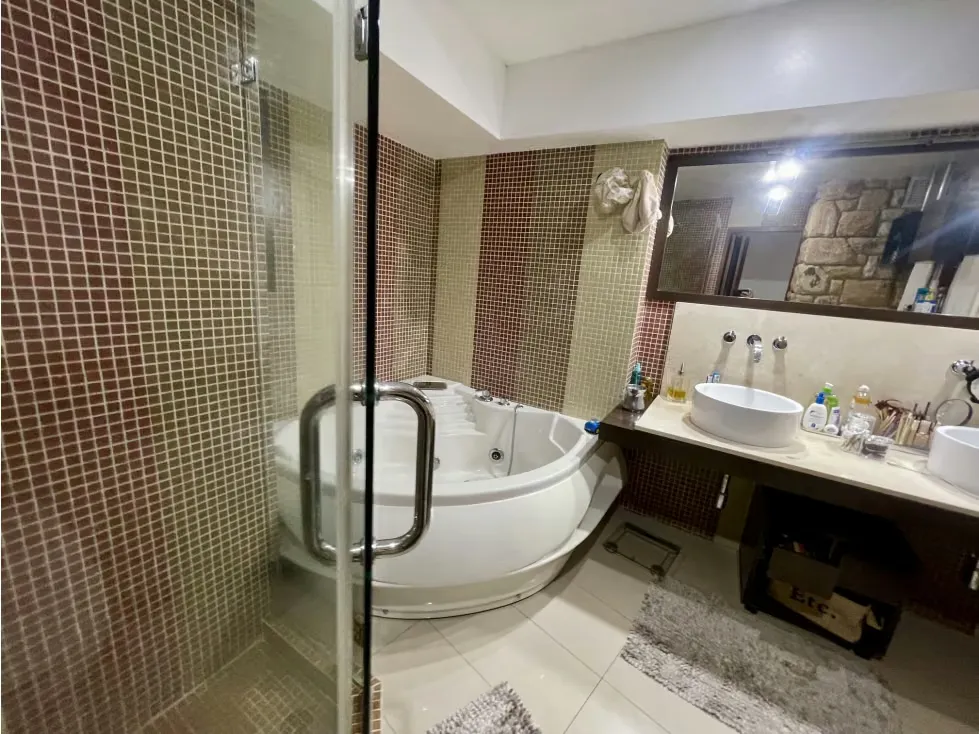 Se vende apartamento 310m2 Sebucan 0941 - 33