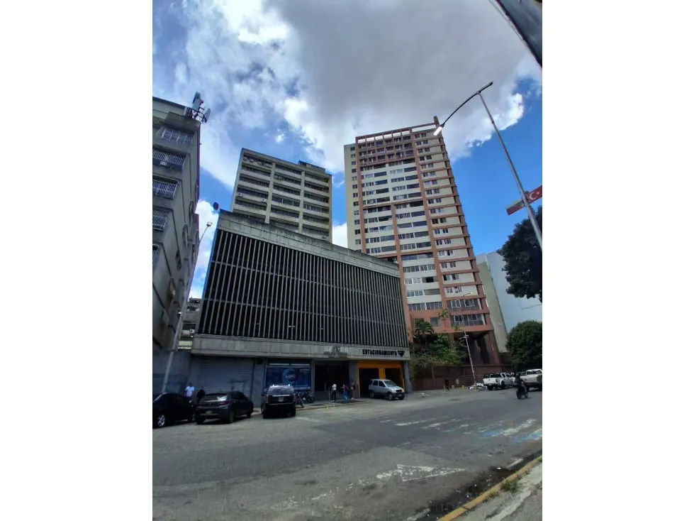 OFICINA EN SABANA GRANDE EN VENTA 50m2