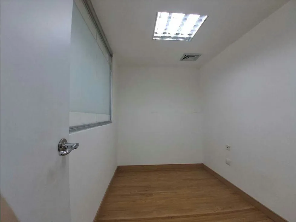 OFICINA EN SABANA GRANDE EN VENTA 50m2 - 14