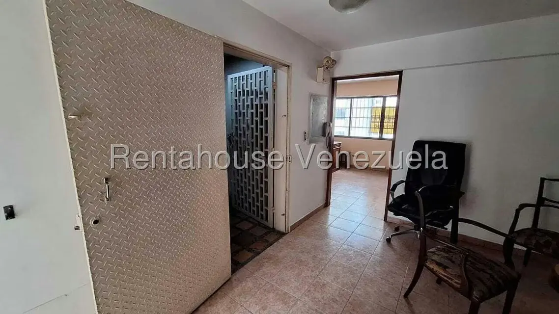 Oficina en Venta en Parroquia La Candelaria, Distrito Metropolitano - 2