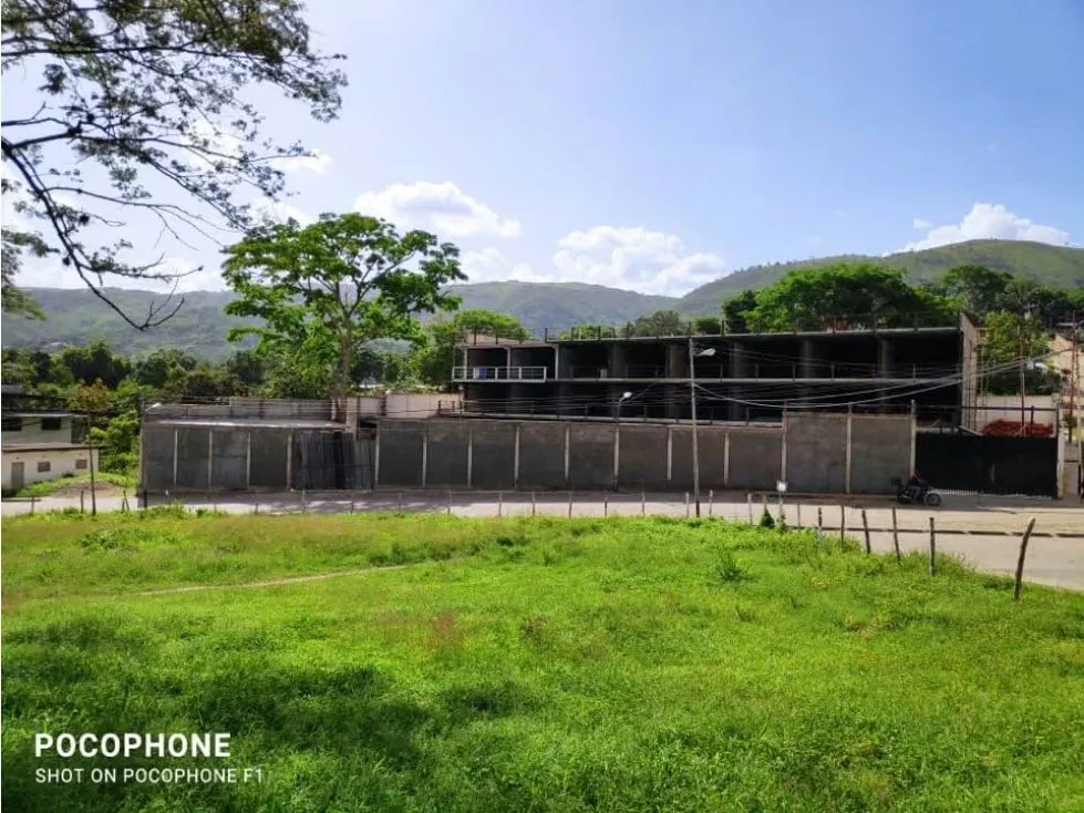 Vendo local 60m2 Charallave - 16