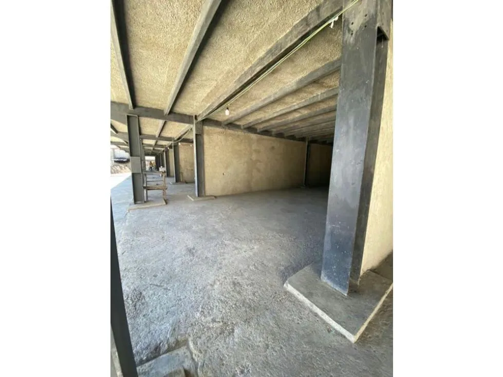 Vendo local 60m2 Charallave - 8