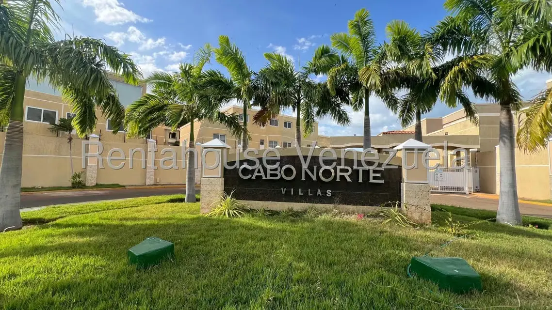 Townhouse (Multiples Niveles) en Venta en Lago Mar Beach, Zulia