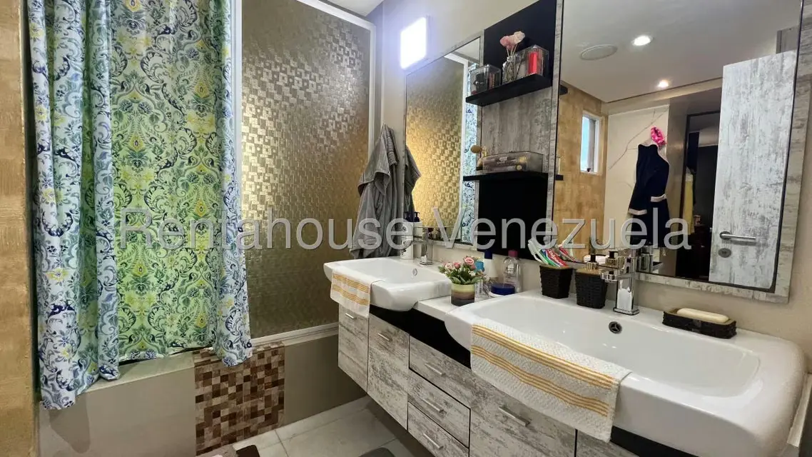 Townhouse (Multiples Niveles) en Venta en Lago Mar Beach, Zulia - 23