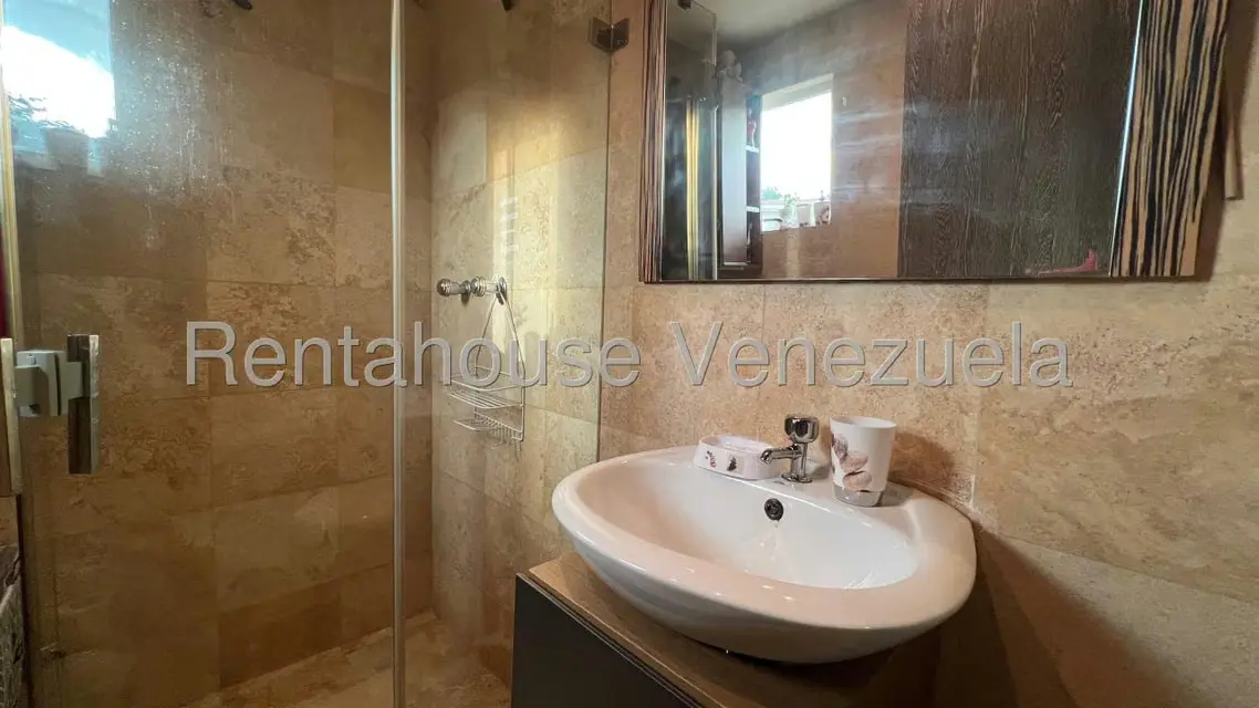 Townhouse (Multiples Niveles) en Venta en Lago Mar Beach, Zulia - 29