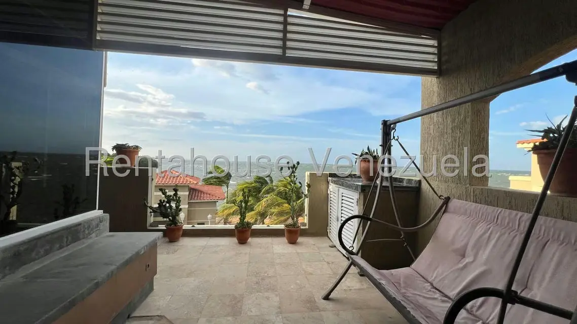 Townhouse (Multiples Niveles) en Venta en Lago Mar Beach, Zulia - 48