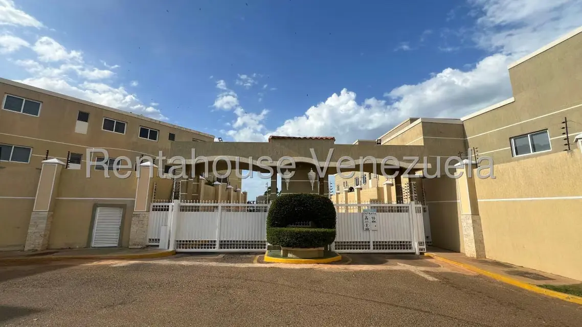 Townhouse (Multiples Niveles) en Venta en Lago Mar Beach, Zulia - 51