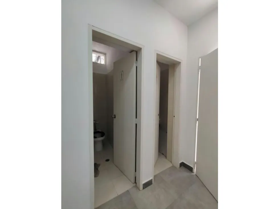 CASA COLINAS DE BELLO MONTE 1.240 M2 DE TRES NIVELES MAS TERRAZA - 34
