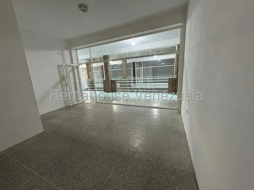 Local Comercial en Alquiler en Parroquia Juan de Villegas, Lara - 4