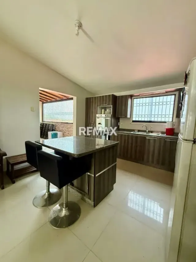 CASA EN VENTA EN TUCAPE URB BICENTENARIO - 2
