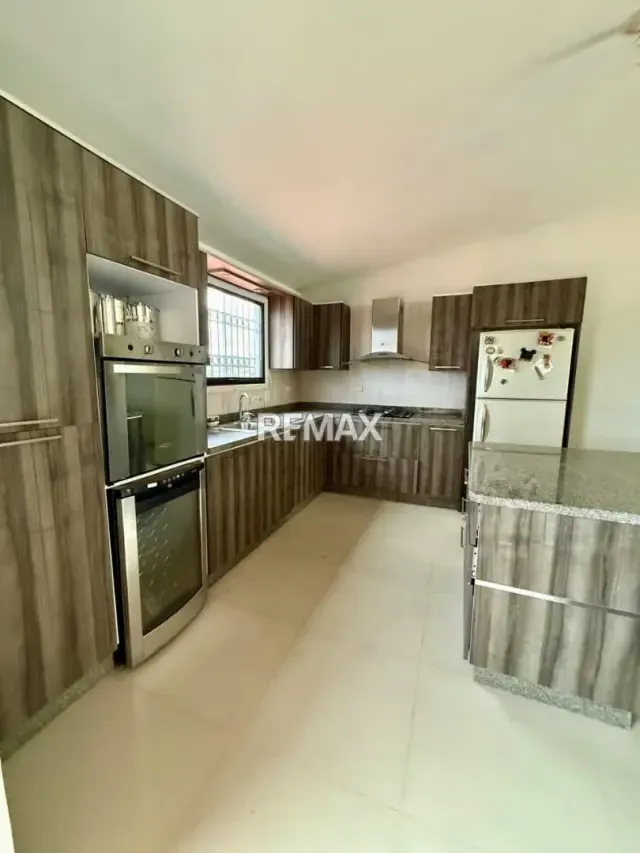 CASA EN VENTA EN TUCAPE URB BICENTENARIO - 4