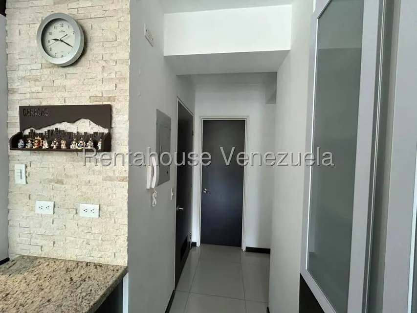 Apartamento (1 Nivel) en Alquiler en Lomas del Sol, Distrito Metropolitano - 17