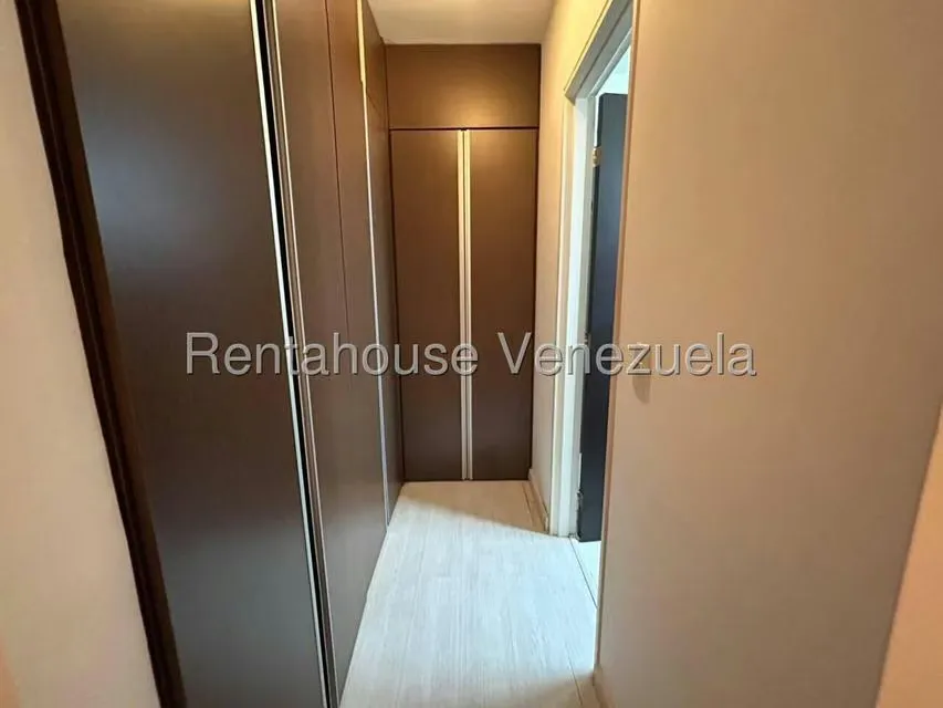 Apartamento (1 Nivel) en Alquiler en Lomas del Sol, Distrito Metropolitano - 20