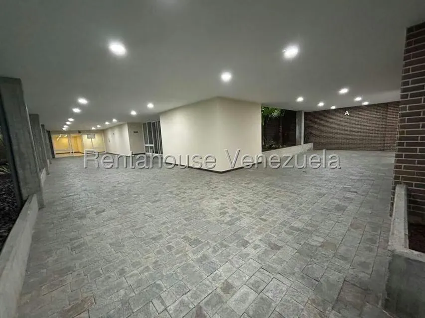 Apartamento (1 Nivel) en Alquiler en Lomas del Sol, Distrito Metropolitano - 4