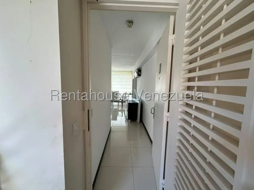 Apartamento (1 Nivel) en Alquiler en Lomas del Sol, Distrito Metropolitano - 8