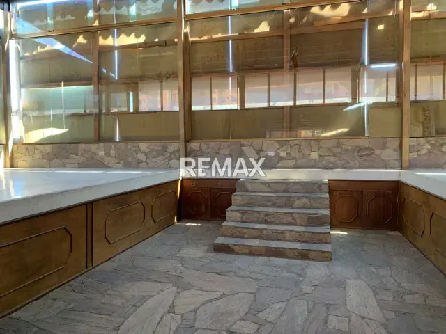 SE VENDE EDIFICIO COMERCIAL AV LARA - 6