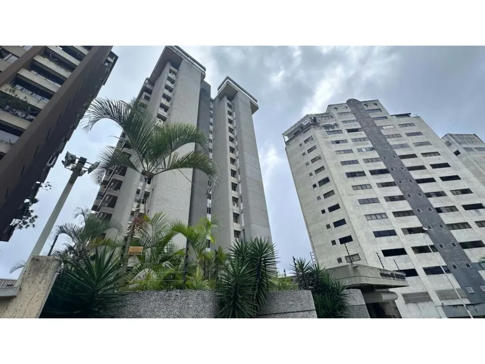 Vendo apartamento 231m2 Lomas de Prados del Este 4680