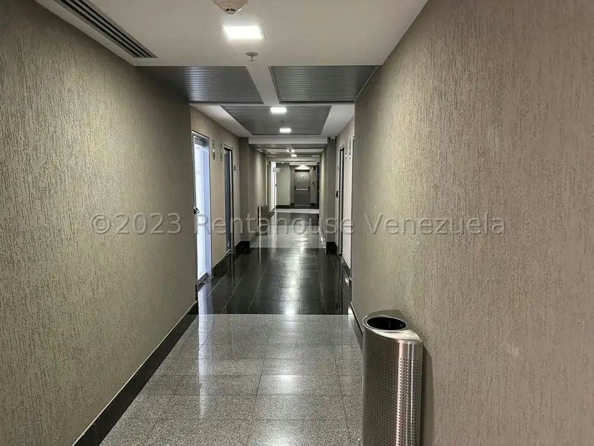 Local Comercial en Venta en Macaracuay, Distrito Metropolitano - 13
