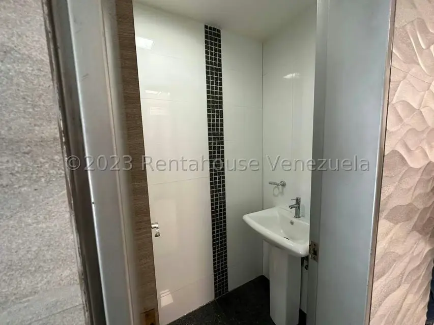Local Comercial en Venta en Macaracuay, Distrito Metropolitano - 33