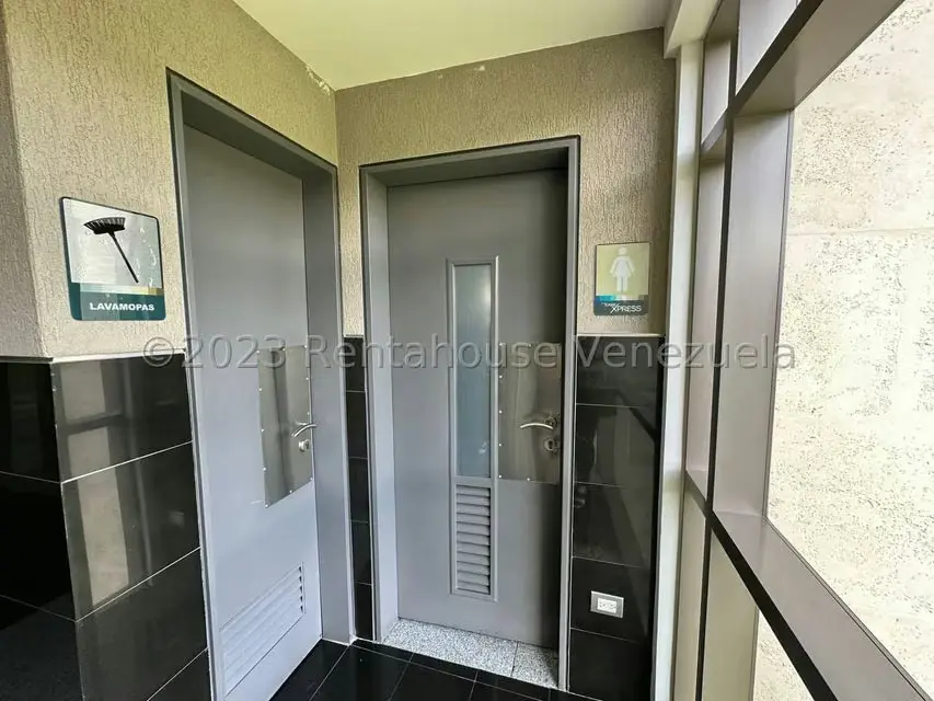 Local Comercial en Venta en Macaracuay, Distrito Metropolitano - 37