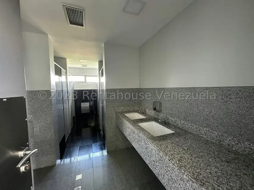 Local Comercial en Venta en Macaracuay, Distrito Metropolitano - 39
