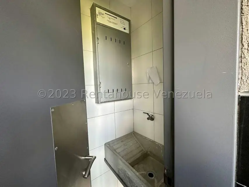 Local Comercial en Venta en Macaracuay, Distrito Metropolitano - 40