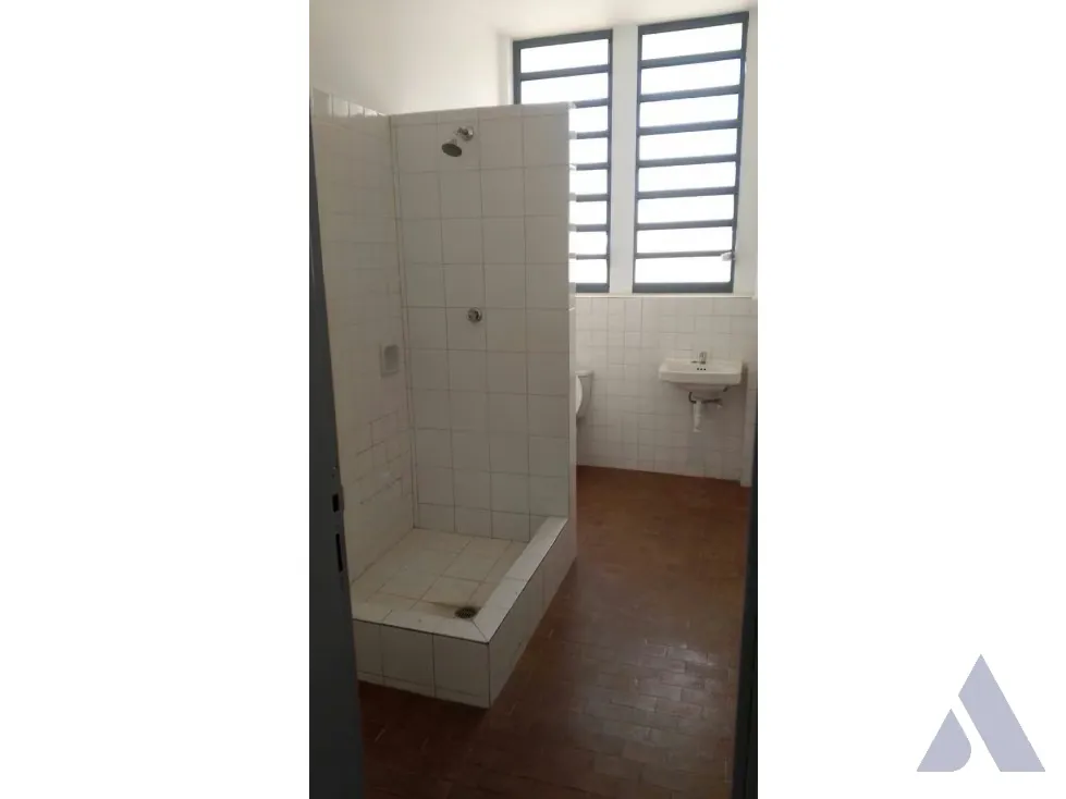 Se vende local industrial 435m2 Boleita Sur 7736 - 8
