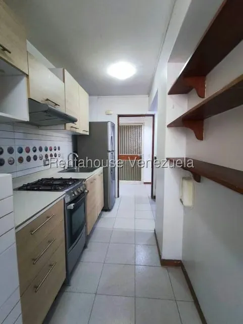 Apartamento (1 Nivel) en Alquiler en Los Palos Grandes, Distrito Metropolitano - 15