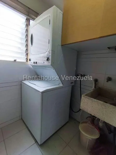 Apartamento (1 Nivel) en Alquiler en Los Palos Grandes, Distrito Metropolitano - 17