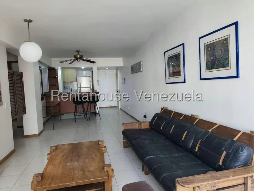 Apartamento (1 Nivel) en Alquiler en Los Palos Grandes, Distrito Metropolitano - 9