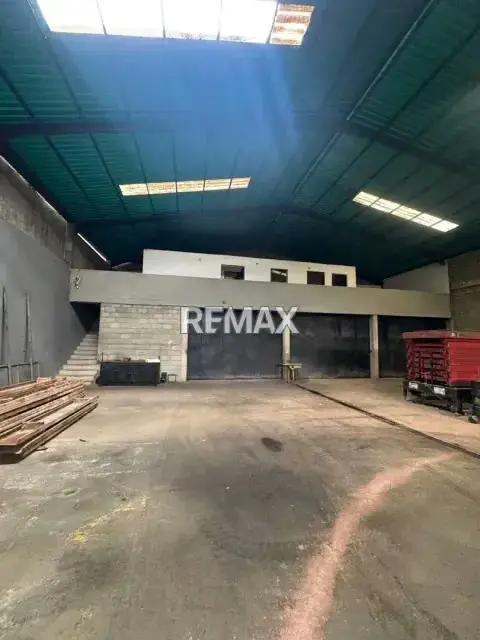 SE VENDE GALPON EN PARAMILLO