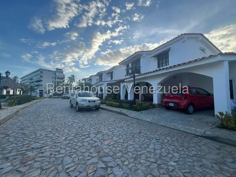 Townhouse (Duplex) en Venta en Playa el Angel, Nueva Esparta