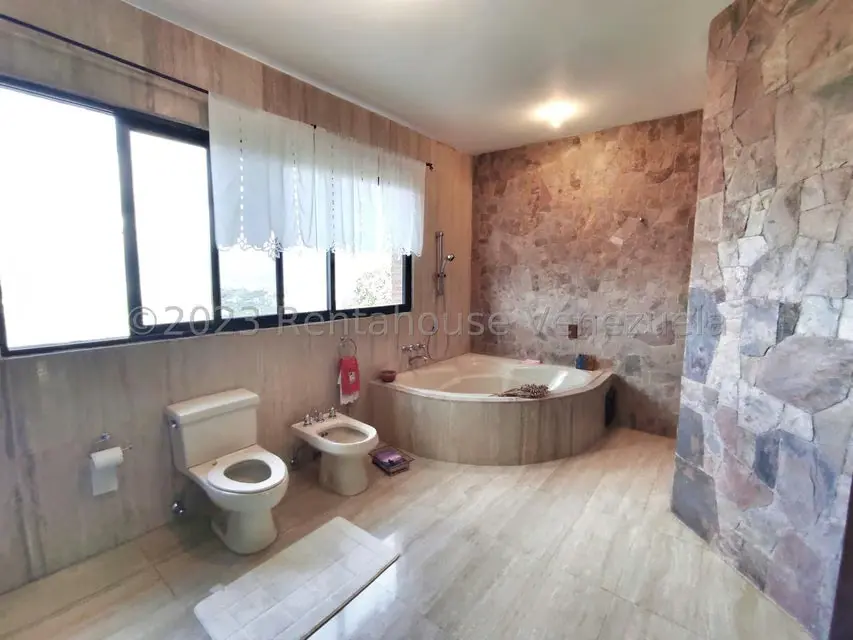 Casa (Multipes Niveles) en Venta en Los Naranjos del Cafetal, Distrito Metropolitano - 14