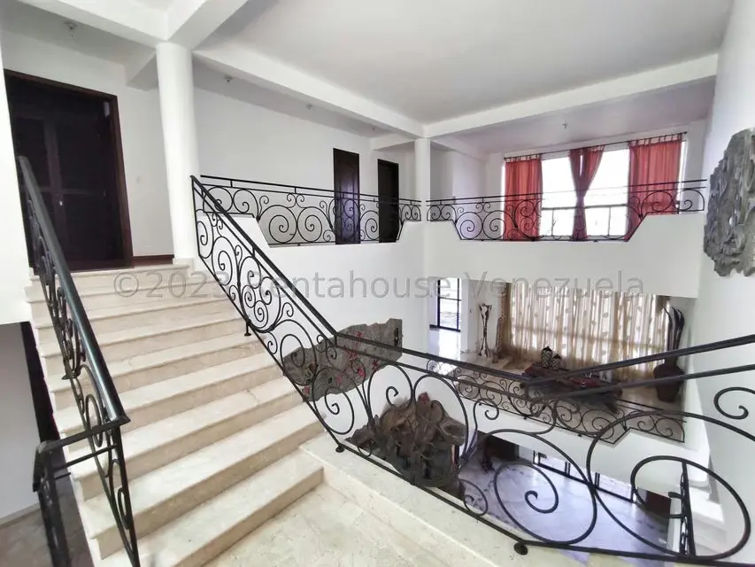 Casa (Multipes Niveles) en Venta en Los Naranjos del Cafetal, Distrito Metropolitano - 16