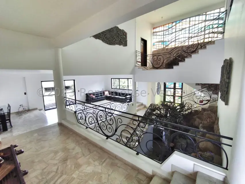 Casa (Multipes Niveles) en Venta en Los Naranjos del Cafetal, Distrito Metropolitano - 3