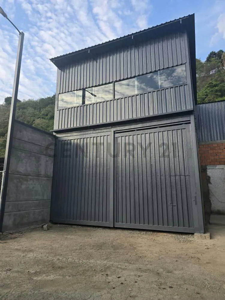 Galpón 200m2 Remodelado en La Yaguara - Listo para Ocupar - 3