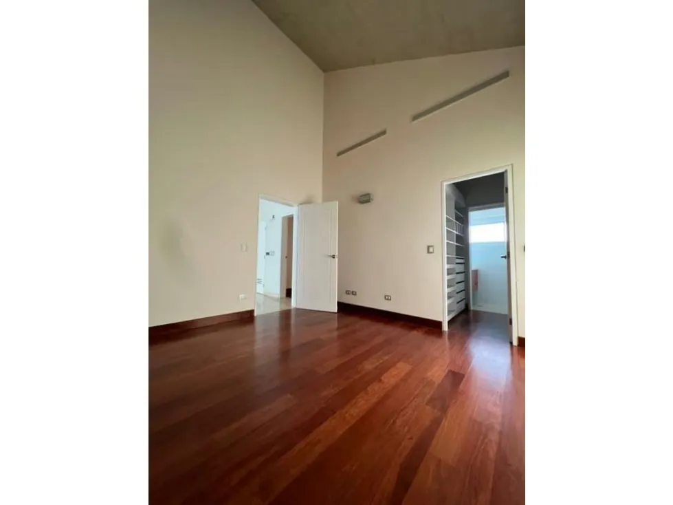 Se vende casa 750m2 La Lagunita 9183 - 21