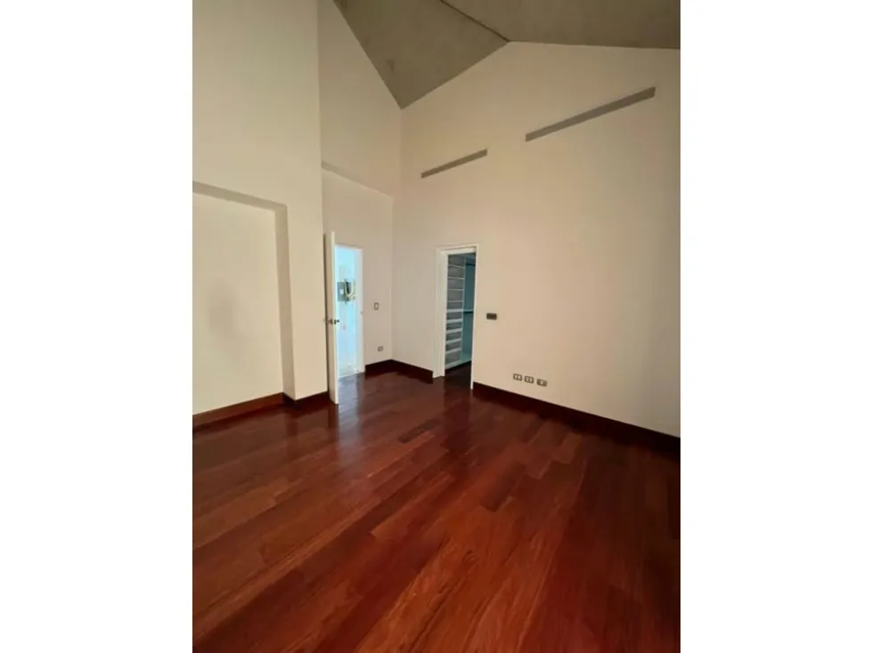 Se vende casa 750m2 La Lagunita 9183 - 23