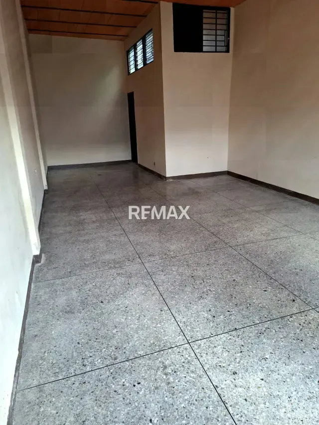 En Alquiler Local Comercial ubicado en Guanare, Calle 13 entre Carreras 9 y 10, Sector La Arenosa, Guanare, Portuguesa, Venezuela - 2