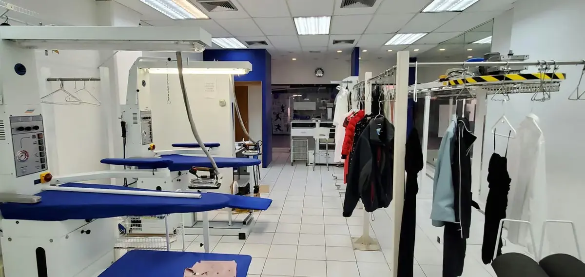 Local Comercial en Venta en Los Samanes, Distrito Metropolitano - 8