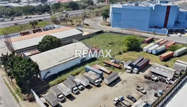 Ofrecemos en venta terreno con uso comercial e industrial - 17
