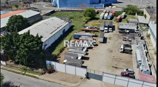 Ofrecemos en venta terreno con uso comercial e industrial - 18